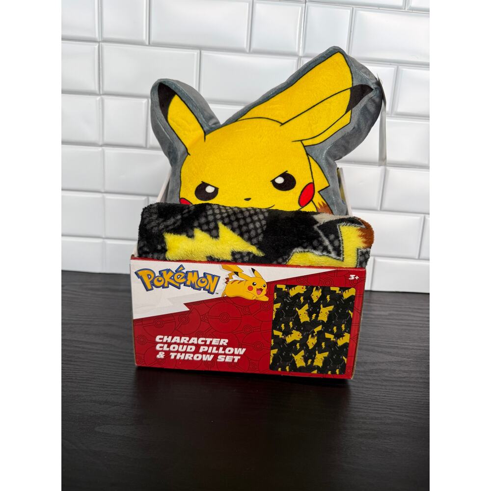 Pokémon Pikachu Silk Touch Throw & Character Hugger Set – NWT